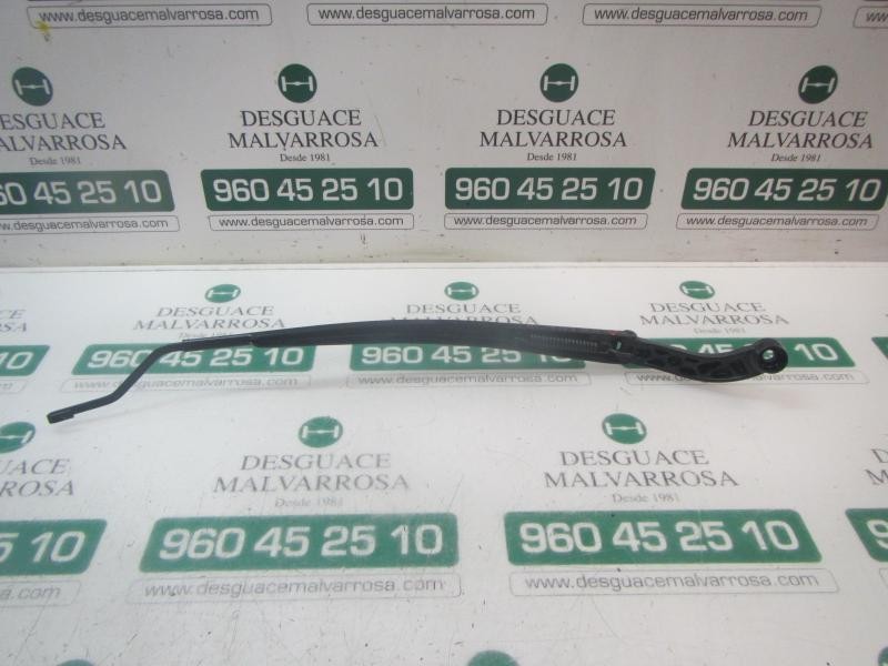 Recambio de brazo limpia delantero derecho para toyota rav4 hybrid fwd referencia OEM IAM 8521142210  