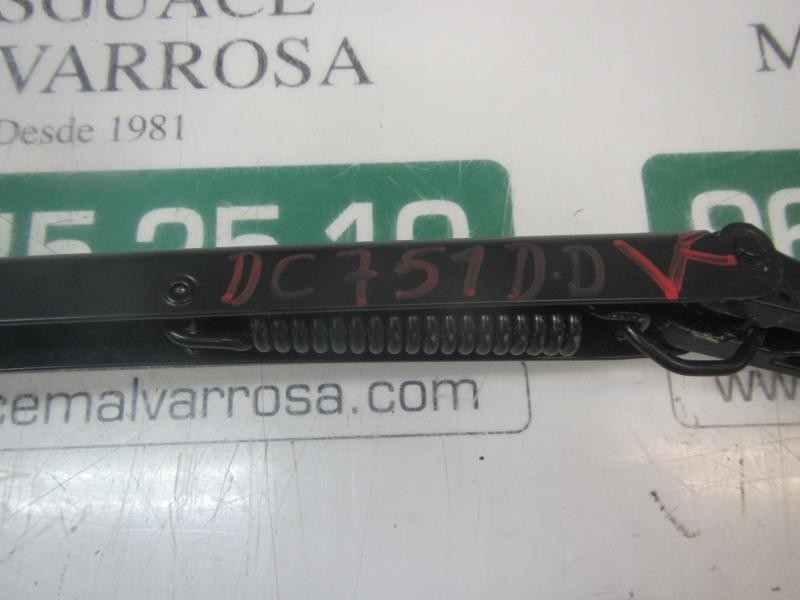 Recambio de brazo limpia delantero derecho para toyota rav4 hybrid fwd referencia OEM IAM 8521142210  