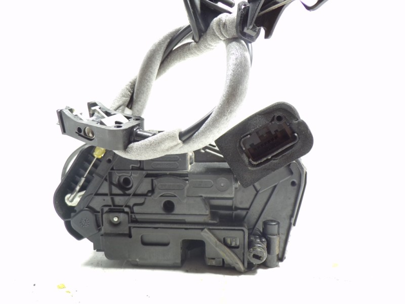 Recambio de cerradura puerta trasera derecha para volkswagen polo 1.0 referencia OEM IAM 5TA839016E 5TA839016E 