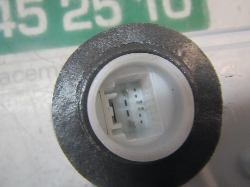 Recambio de cerradura puerta delantera derecha para toyota rav4 hybrid fwd referencia OEM IAM 6903062010  