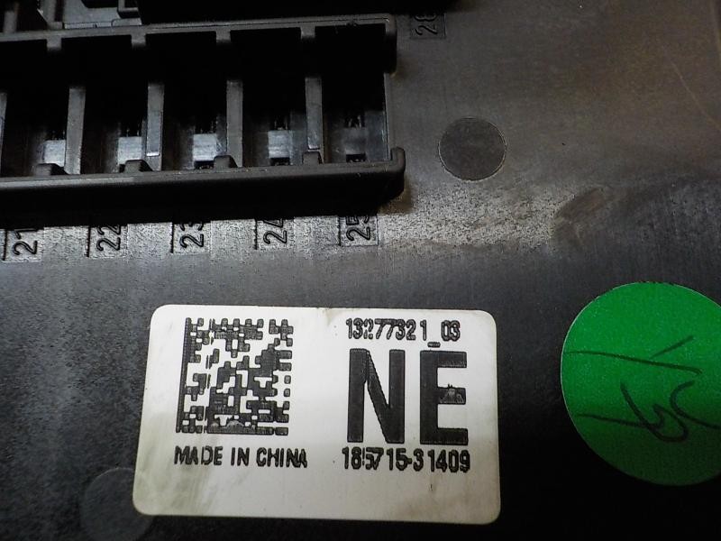 Recambio de caja reles / fusibles para opel insignia berlina edition referencia OEM IAM 13277321 13277321 