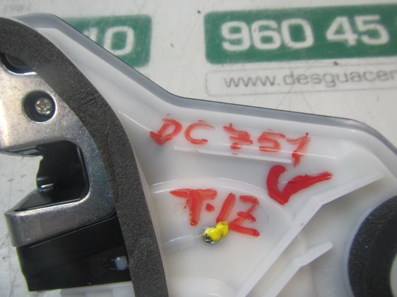 Recambio de cerradura puerta trasera izquierda para toyota rav4 hybrid fwd referencia OEM IAM 6906048060  