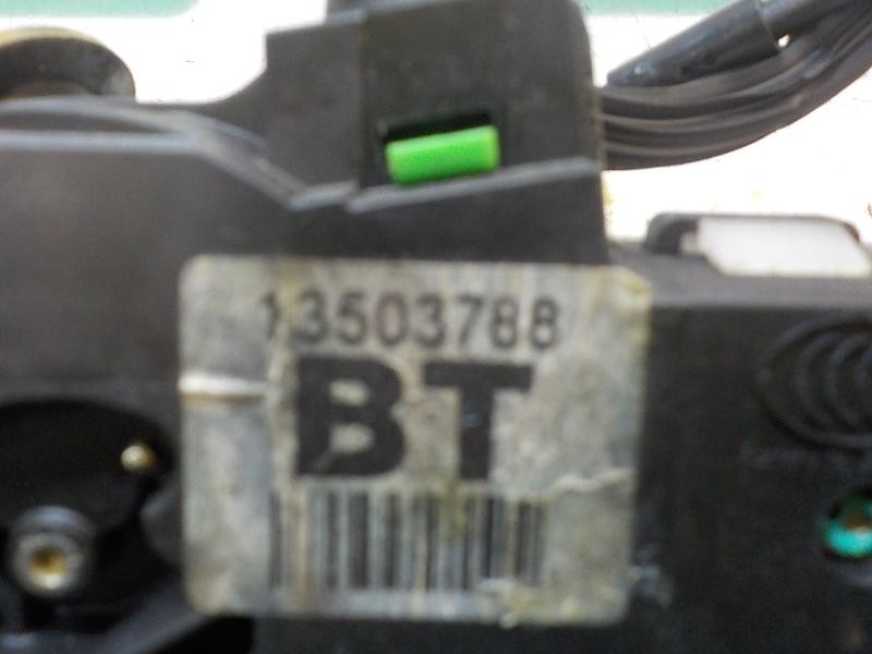 Recambio de cerradura puerta trasera derecha para opel insignia berlina edition referencia OEM IAM 13503808 13503788 