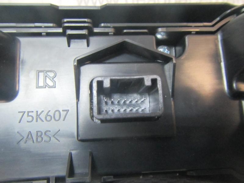 Recambio de mando climatizador para toyota rav4 hybrid fwd referencia OEM IAM 5590042580  