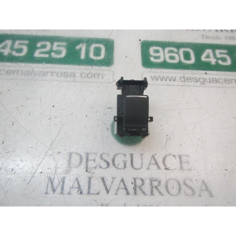 Recambio de mando elevalunas delantero derecho para toyota rav4 hybrid fwd referencia OEM IAM 8481012110  