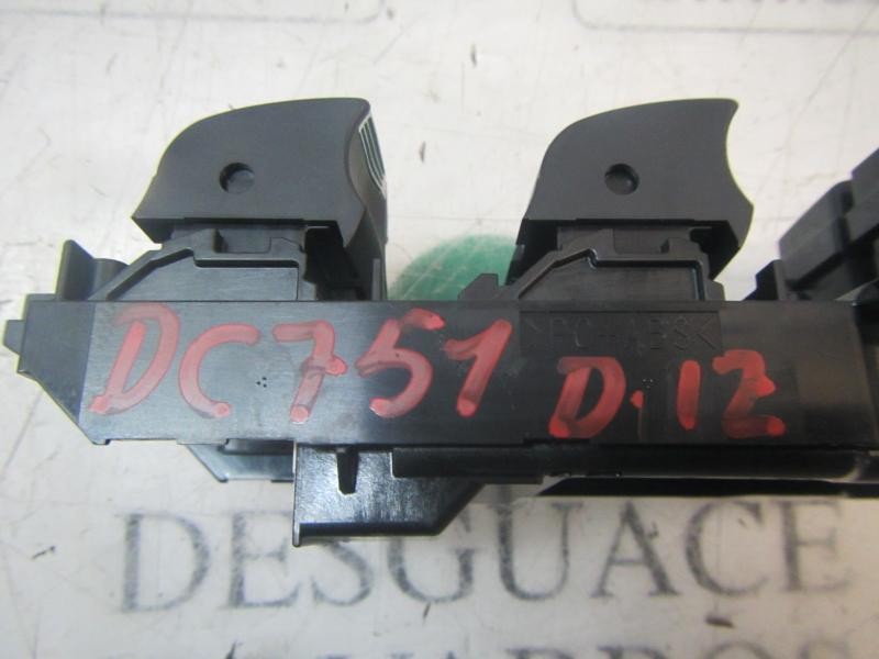 Recambio de mando elevalunas delantero izquierdo para toyota rav4 hybrid fwd referencia OEM IAM 8404042030 8404042030 35918A2359