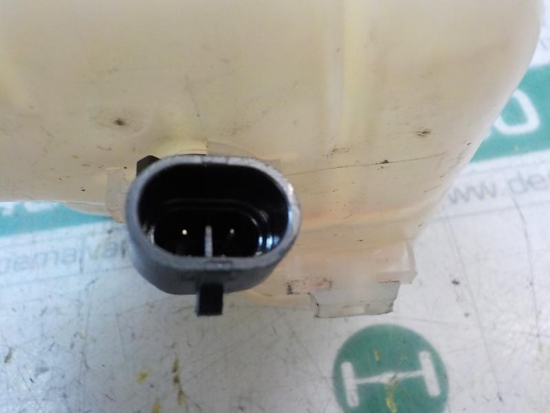 Recambio de deposito expansion para opel insignia berlina edition referencia OEM IAM 13220123  