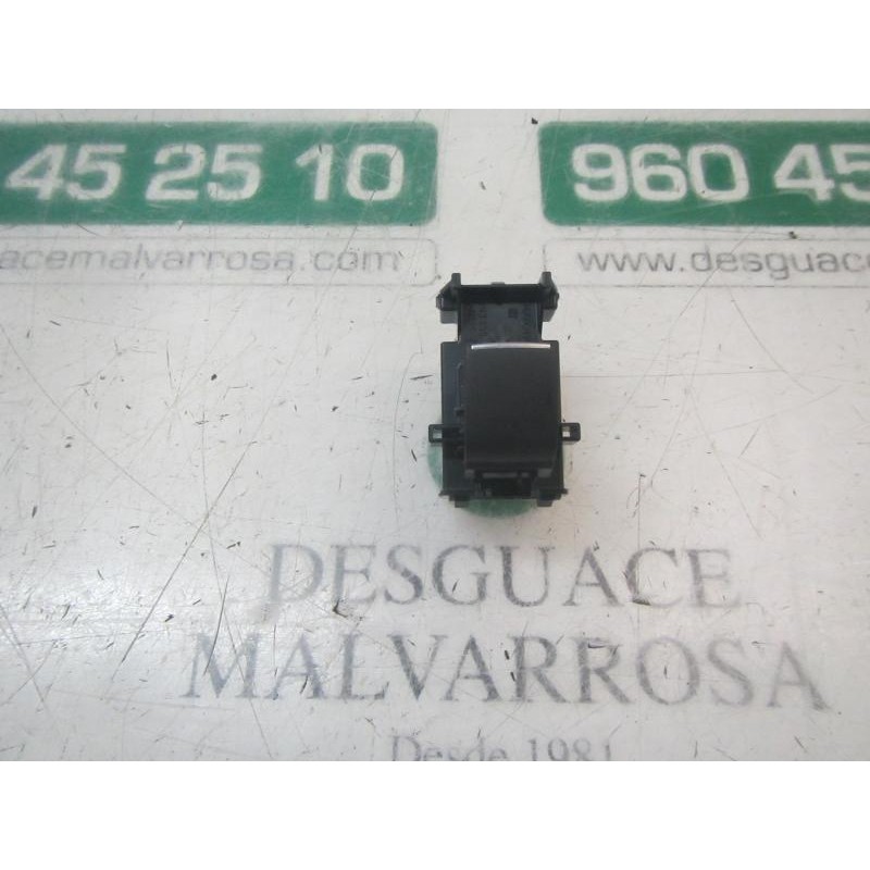 Recambio de mando elevalunas trasero derecho para toyota rav4 hybrid fwd referencia OEM IAM 8481012110  