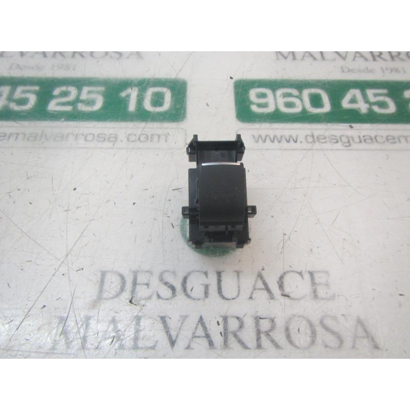 Recambio de mando elevalunas trasero izquierdo para toyota rav4 hybrid fwd referencia OEM IAM 8481012110  