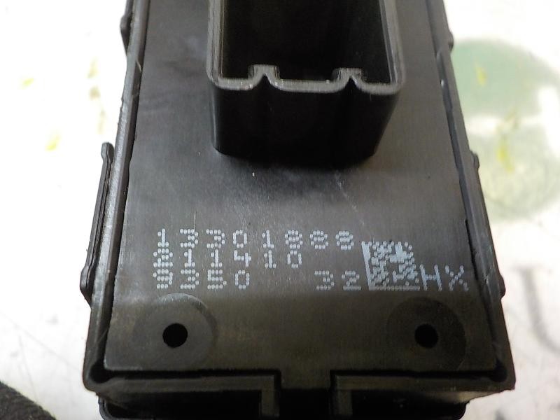 Recambio de mando elevalunas trasero izquierdo para opel insignia berlina edition referencia OEM IAM 13301888 13301888 