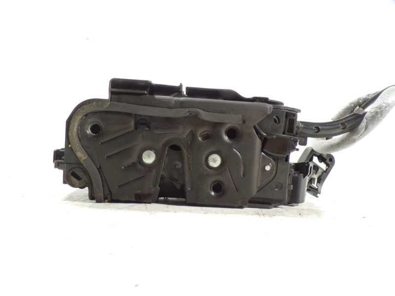 Recambio de cerradura puerta delantera derecha para volkswagen polo 1.6 tdi dpf referencia OEM IAM 5TB837016C 5TB837016A 