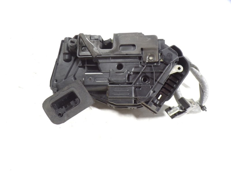 Recambio de cerradura puerta trasera derecha para volkswagen polo 1.6 tdi dpf referencia OEM IAM 5TA839016E 5TA839016 