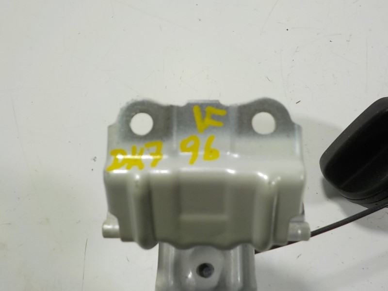 Recambio de tapa combustible para lexus ct 200h referencia OEM IAM 7735076010  