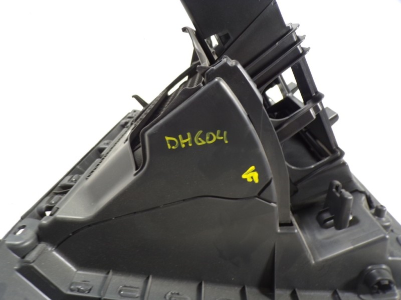 Recambio de guantera para volkswagen polo 1.6 tdi dpf referencia OEM IAM 2G1857097G82V  