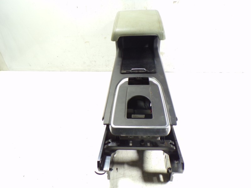 Recambio de apoyabrazos central para land rover discovery sport 2.0 td4 cat referencia OEM IAM LR076394  