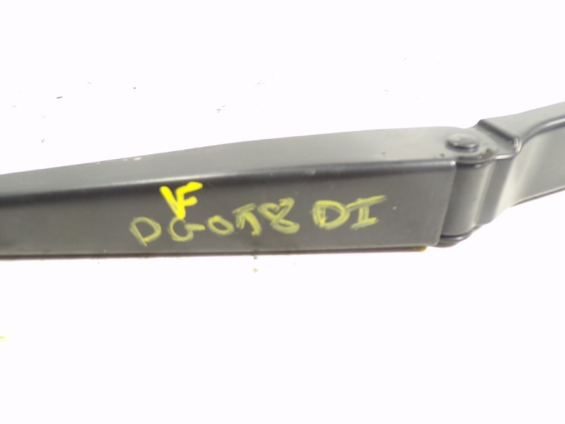 Recambio de brazo limpia delantero izquierdo para mitsubishi space star (a00) 1.2 referencia OEM IAM 8250A489  