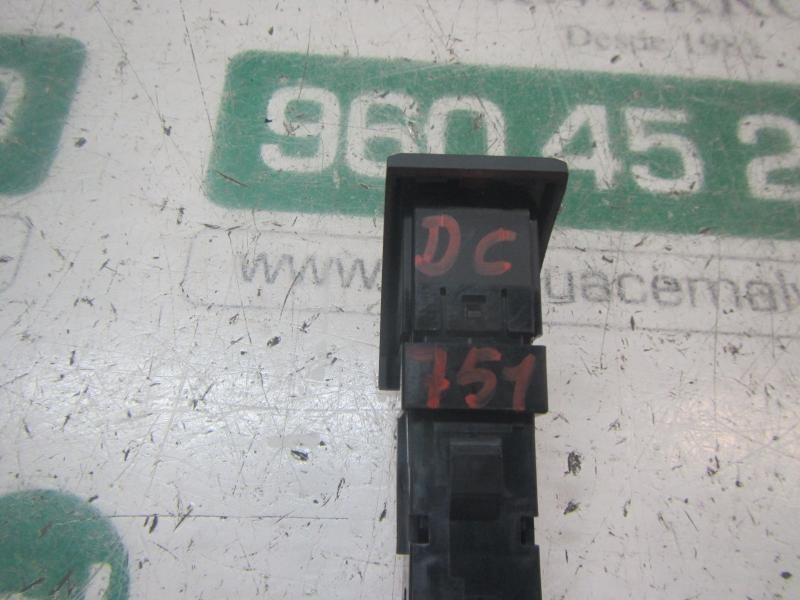 Recambio de warning para toyota rav4 hybrid fwd referencia OEM IAM 8433242030  