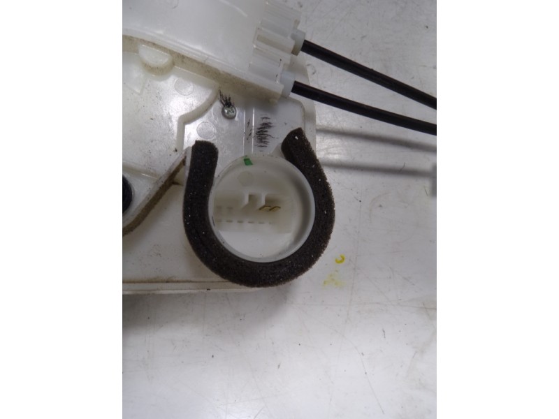 Recambio de cerradura puerta delantera derecha para mitsubishi space star (a00) 1.2 referencia OEM IAM 5715A864  