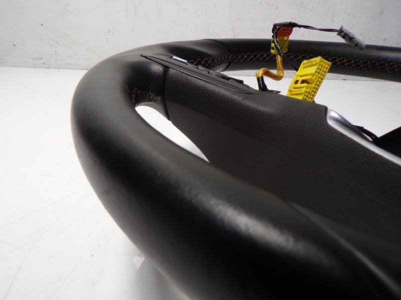 Recambio de volante para opel astra k lim. 5türig 1.6 cdti dpf referencia OEM IAM 39018002 34215507C 