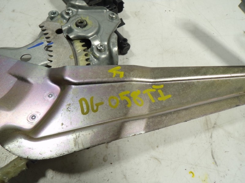 Recambio de elevalunas trasero izquierdo para mitsubishi space star (a00) 1.2 referencia OEM IAM 5743A223 5713A324 AE2621005340