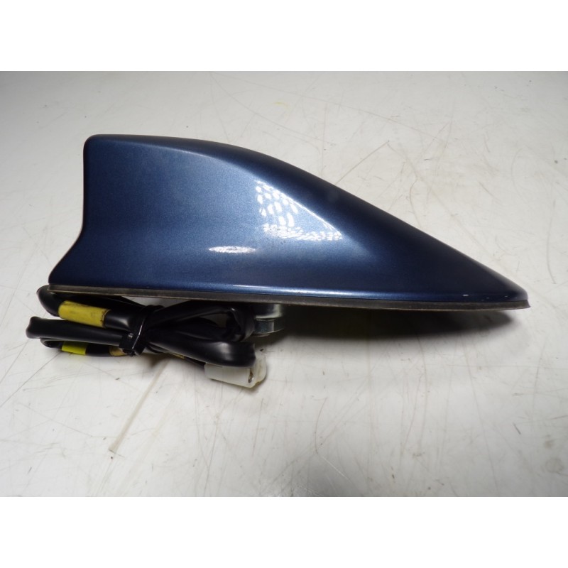 Recambio de antena para toyota auris touring sports (e18) hybrid active referencia OEM IAM 8630002510J1  