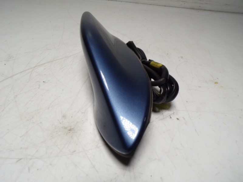 Recambio de antena para toyota auris touring sports (e18) hybrid active referencia OEM IAM 8630002510J1  
