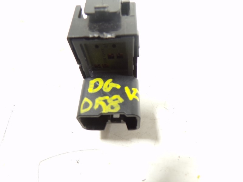 Recambio de mando elevalunas delantero derecho para mitsubishi space star (a00) 1.2 referencia OEM IAM 8608A242 8608A242 