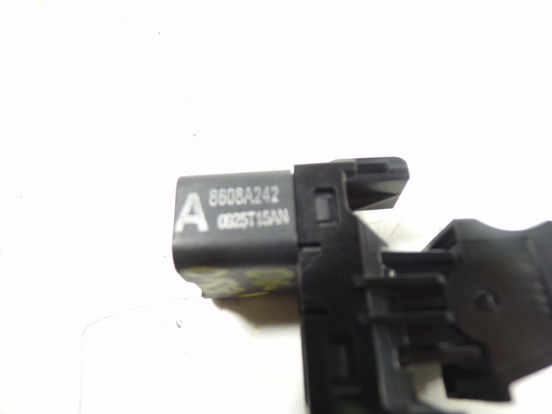 Recambio de mando elevalunas delantero derecho para mitsubishi space star (a00) 1.2 referencia OEM IAM 8608A242 8608A242 