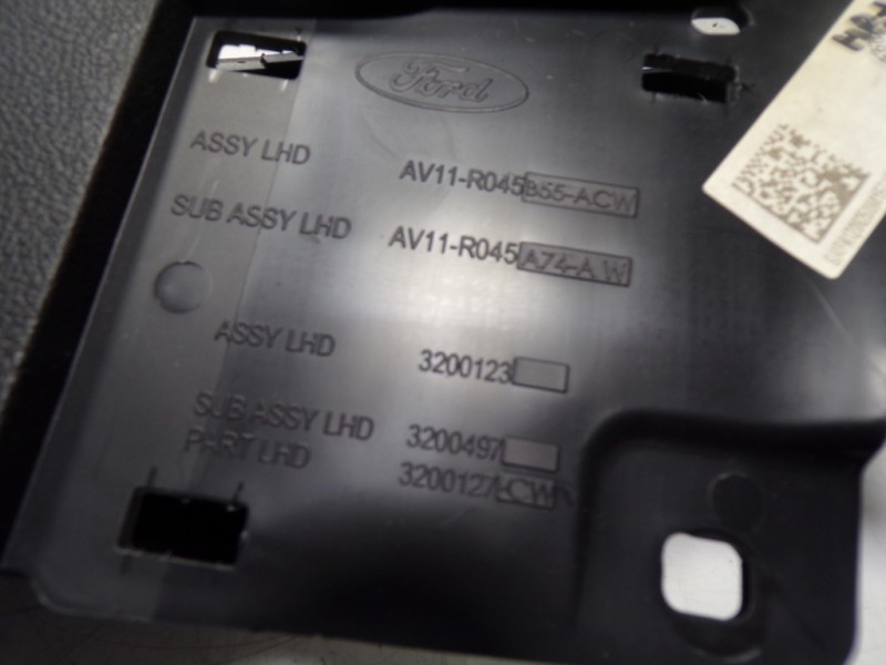 Recambio de apoyabrazos central para ford b-max 1.6 tdci cat referencia OEM IAM 1850947  