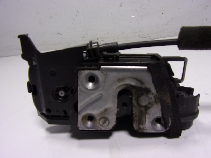 Recambio de cerradura puerta trasera izquierda para renault twingo iii 1.0 sce referencia OEM IAM 825033289R 825033289R 