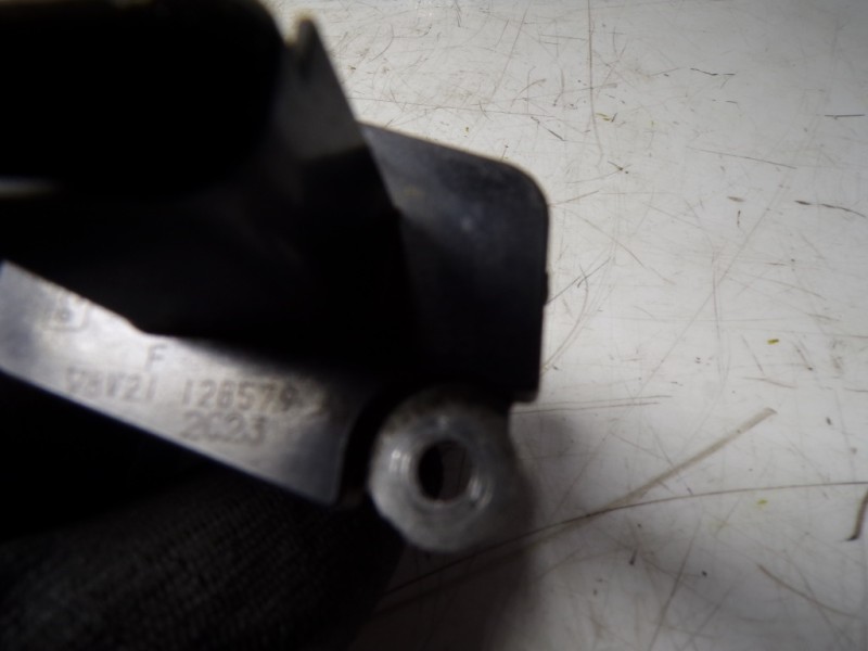 Recambio de caudalimetro para ford b-max 1.6 tdci cat referencia OEM IAM 1516668 8V2112B579 