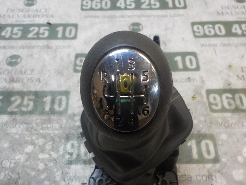 Recambio de palanca cambio para renault megane iii berlina 5 p 1.2 16v referencia OEM IAM 8201062921  