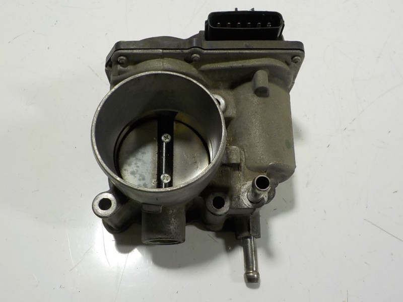 Recambio de caja mariposa para toyota auris touring sports (e18) hybrid active referencia OEM IAM 220300T110 220300T110 