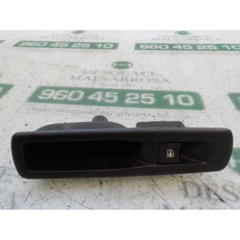 Recambio de mando elevalunas trasero derecho para renault scenic iii 1.5 dci diesel referencia OEM IAM 254010003R  