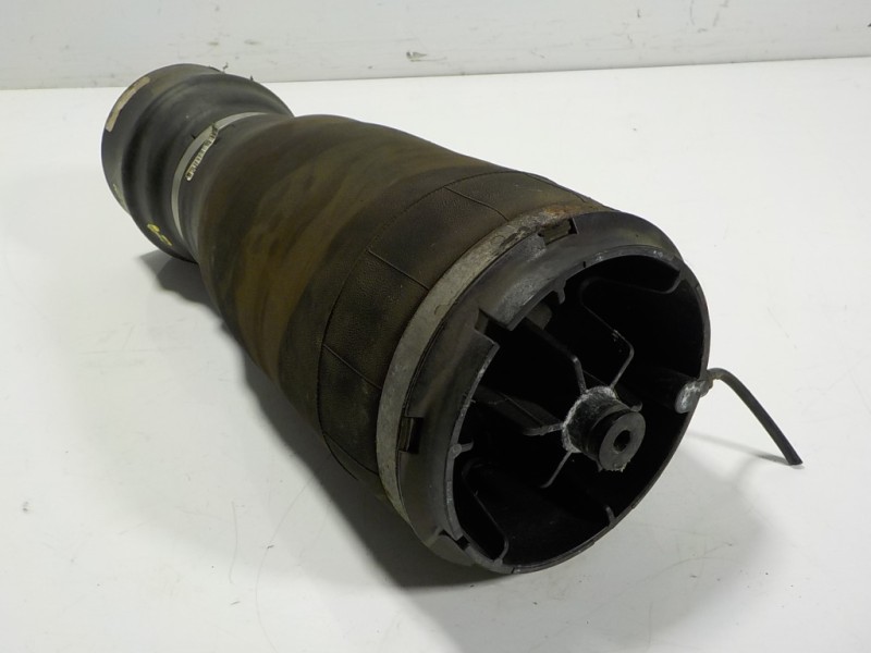 Recambio de muelle amortiguacion para land rover range rover sport hse referencia OEM IAM LR052171 DPLA5587AD 