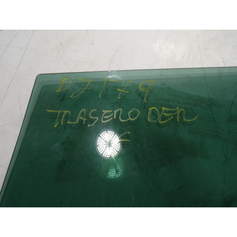 Recambio de cristal puerta trasero derecho para ford b-max 1.6 tdci cat referencia OEM IAM 1752167  