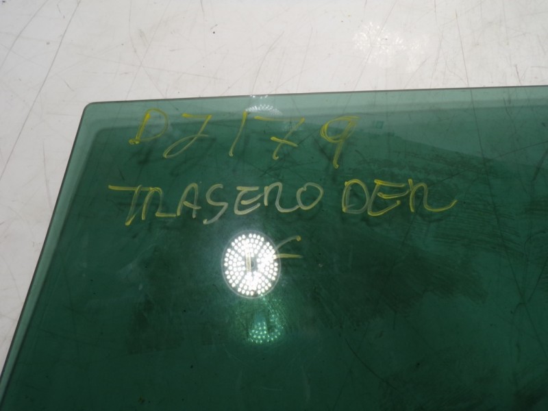 Recambio de cristal puerta trasero derecho para ford b-max 1.6 tdci cat referencia OEM IAM 1752167  