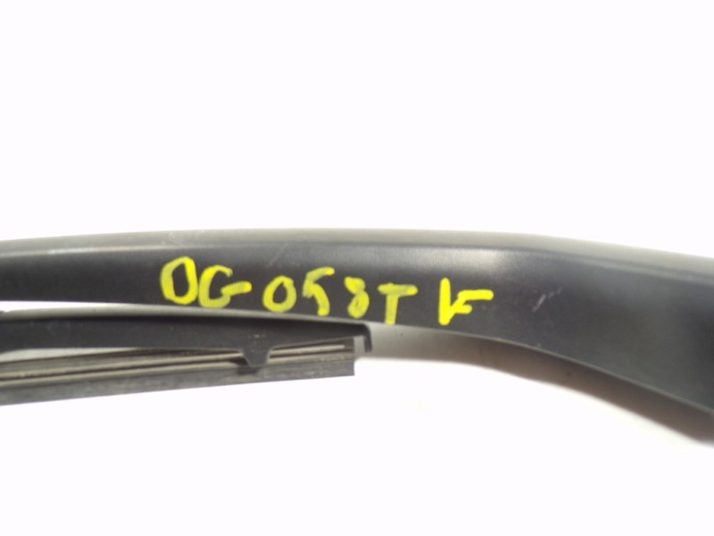 Recambio de brazo limpia trasero para mitsubishi space star (a00) 1.2 referencia OEM IAM 8253A110  