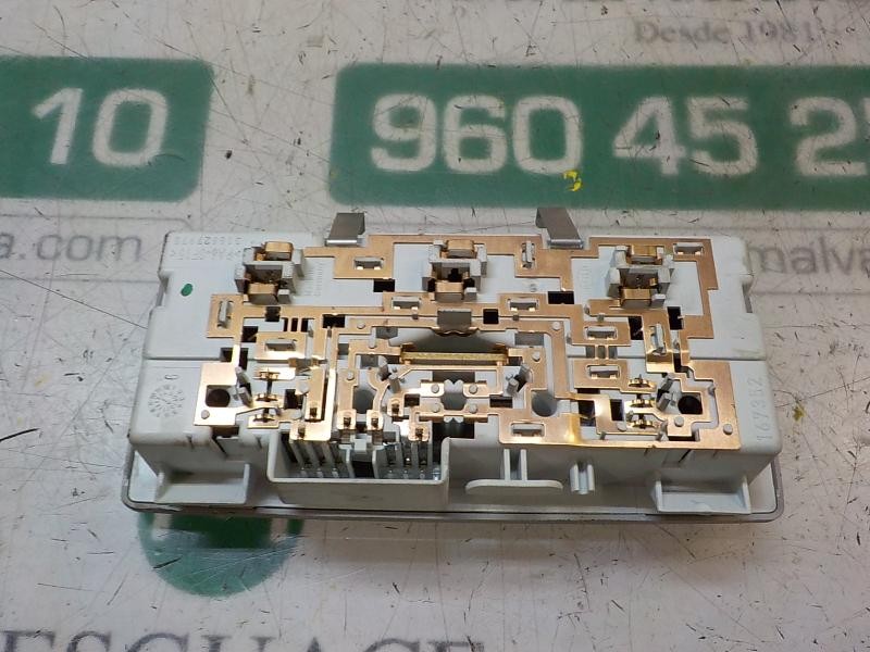 Recambio de piloto interior para opel insignia berlina edition referencia OEM IAM 13285094  