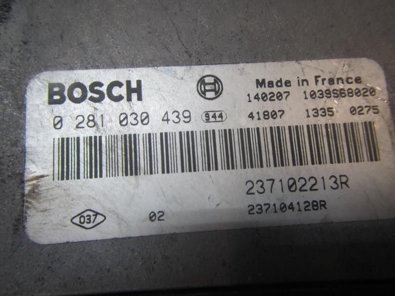 Recambio de centralita motor uce para dacia dokker express ambiance referencia OEM IAM 237104128R 277102213R 0281030439
