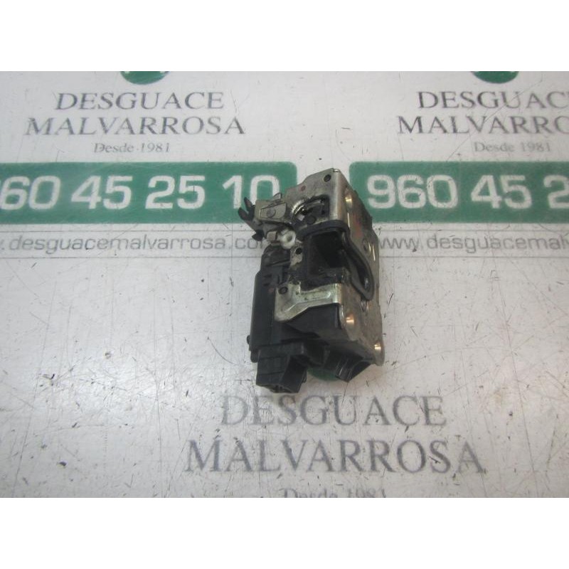 Recambio de cerradura puerta delantera derecha para dacia dokker express ambiance referencia OEM IAM 805025267R  