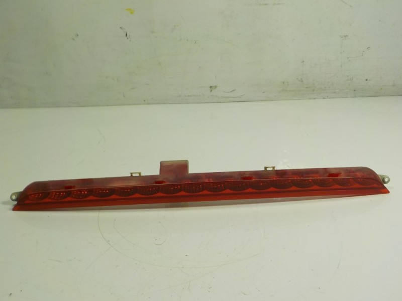 Recambio de piloto trasero central para mercedes-benz clase m (w166) ml 350 bluetec (166.004) referencia OEM IAM A1668200056  