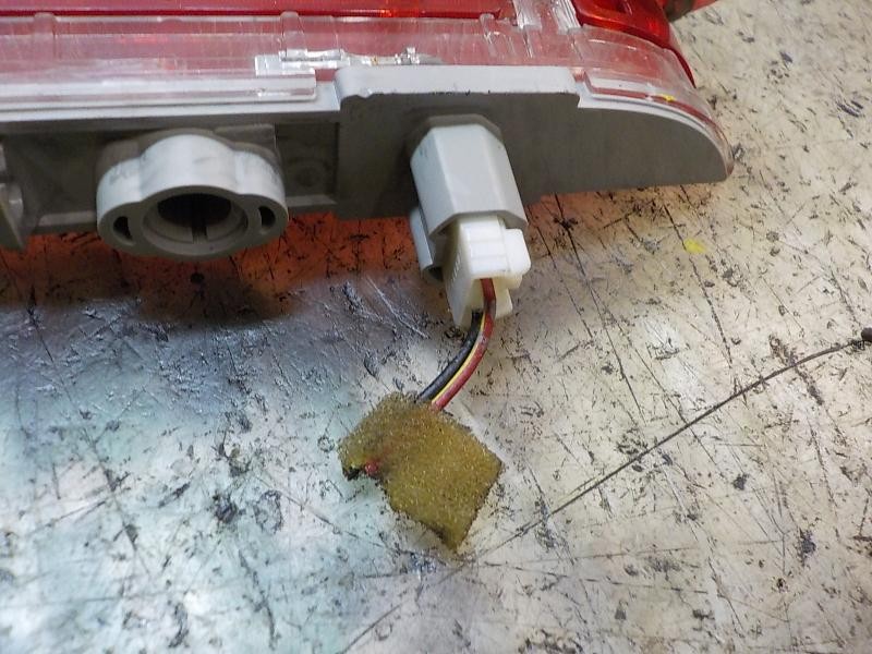 Recambio de piloto trasero central para mazda cx-7 (er) 2.2 turbodiesel cat referencia OEM IAM EG2151580D  