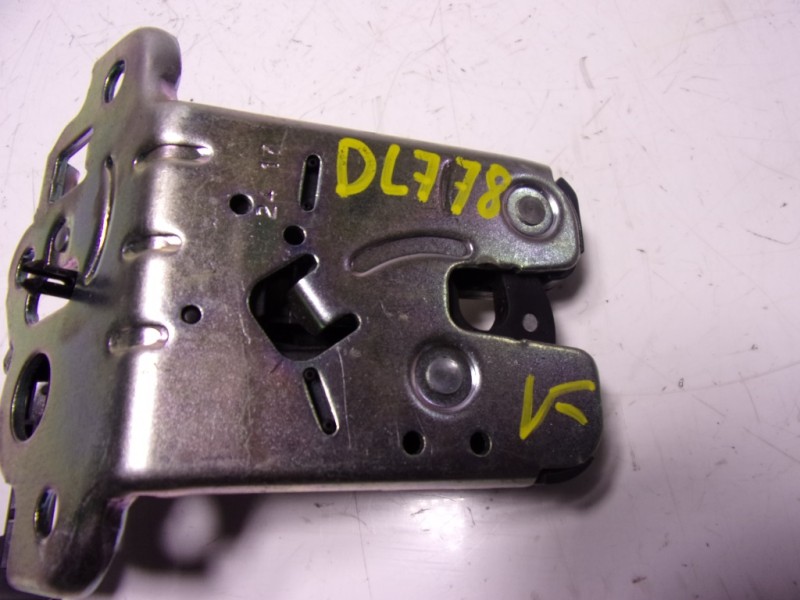 Recambio de cerradura maletero / porton para audi a1 (8xk) 1.0 tfsi referencia OEM IAM 8R0827505A  