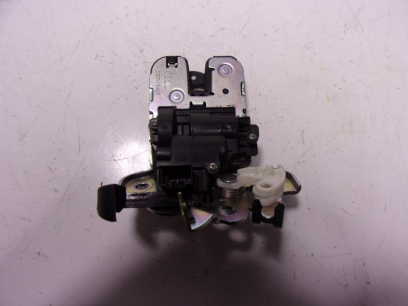 Recambio de cerradura maletero / porton para audi a1 (8xk) 1.0 tfsi referencia OEM IAM 8R0827505A  