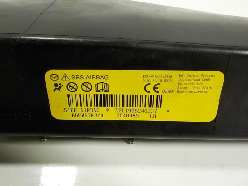 Recambio de airbag lateral delantero izquierdo para mazda 3 berlina (bp) evolution referencia OEM IAM  BDEM57KB0A 