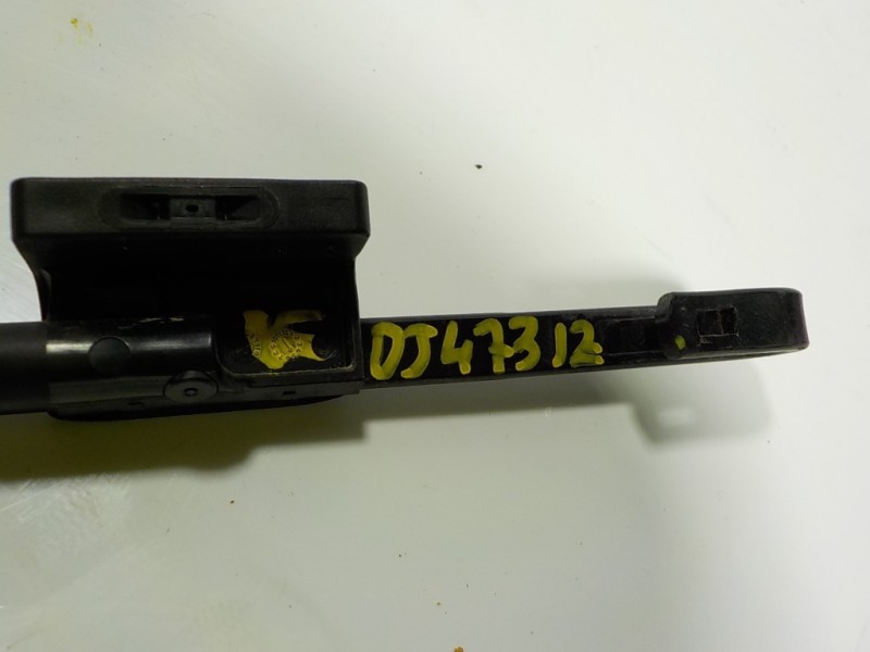 Recambio de brazo limpia delantero izquierdo para mazda 3 berlina (bp) evolution referencia OEM IAM   