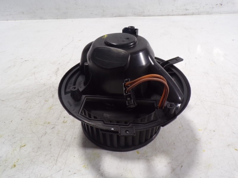 Recambio de motor calefaccion para volkswagen caddy furgón/kombi maxi kombi bmt referencia OEM IAM 1K1820015P  