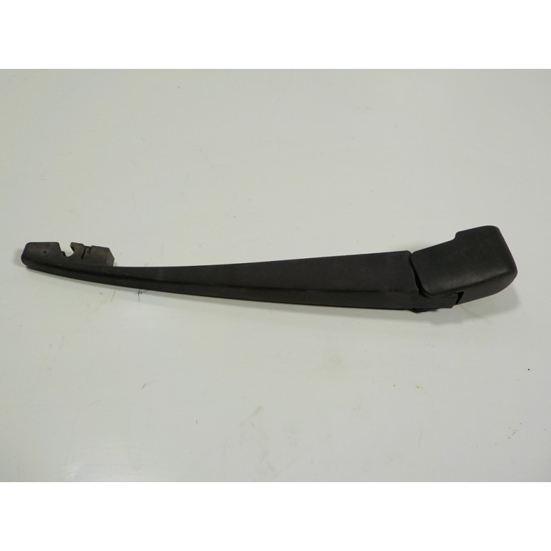 Recambio de brazo limpia trasero para mazda 3 berlina (bp) evolution referencia OEM IAM   