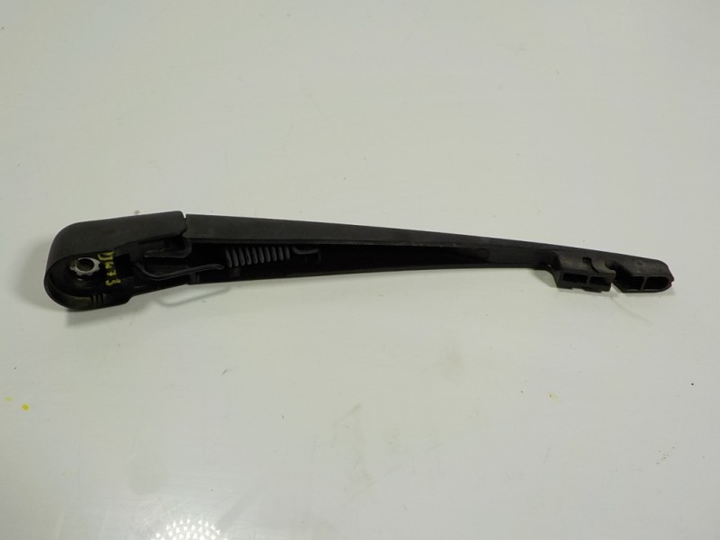 Recambio de brazo limpia trasero para mazda 3 berlina (bp) evolution referencia OEM IAM   